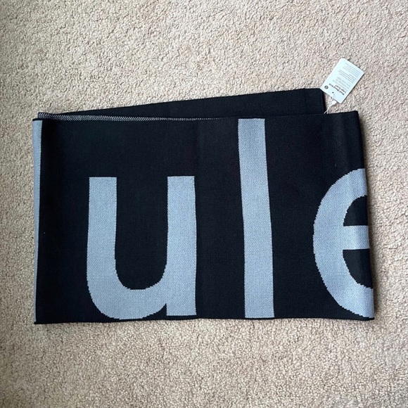 Lululemon Logo Scarf *New* - Picture 2 of 5